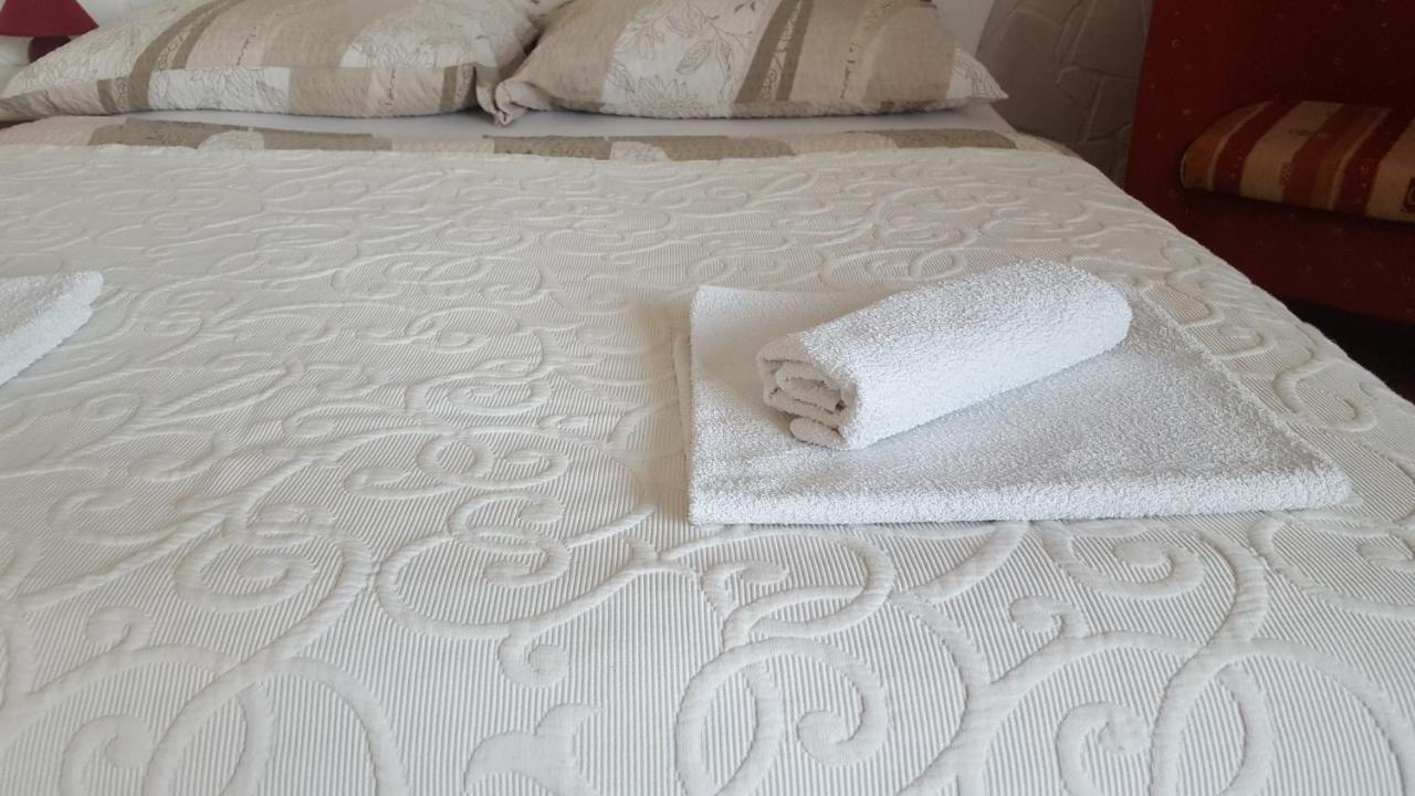 Sarreti Apartmanhaz 巴拉顿菲赖德 外观 照片