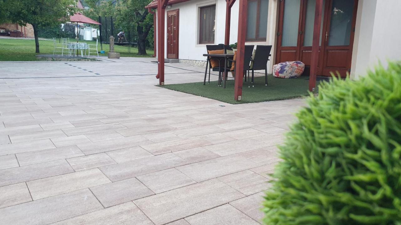 Sarreti Apartmanhaz 巴拉顿菲赖德 外观 照片