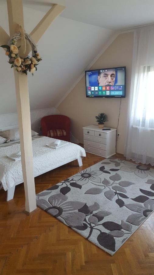 Sarreti Apartmanhaz 巴拉顿菲赖德 外观 照片