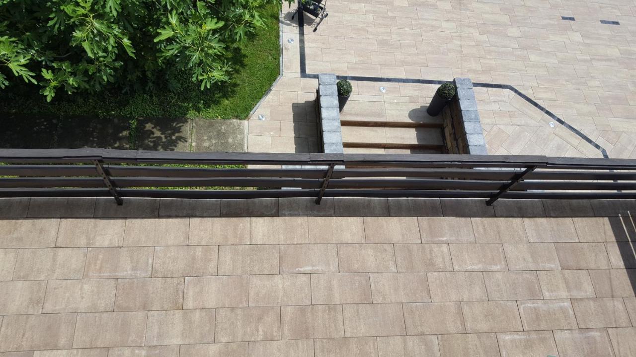 Sarreti Apartmanhaz 巴拉顿菲赖德 外观 照片